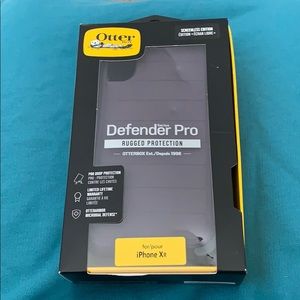 Otterbox Defender w/ Belt Clip for iPhone XR